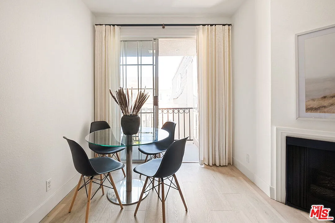 1 bed, 1.0 bath, 700 sqft, $3,500 — Photo 3