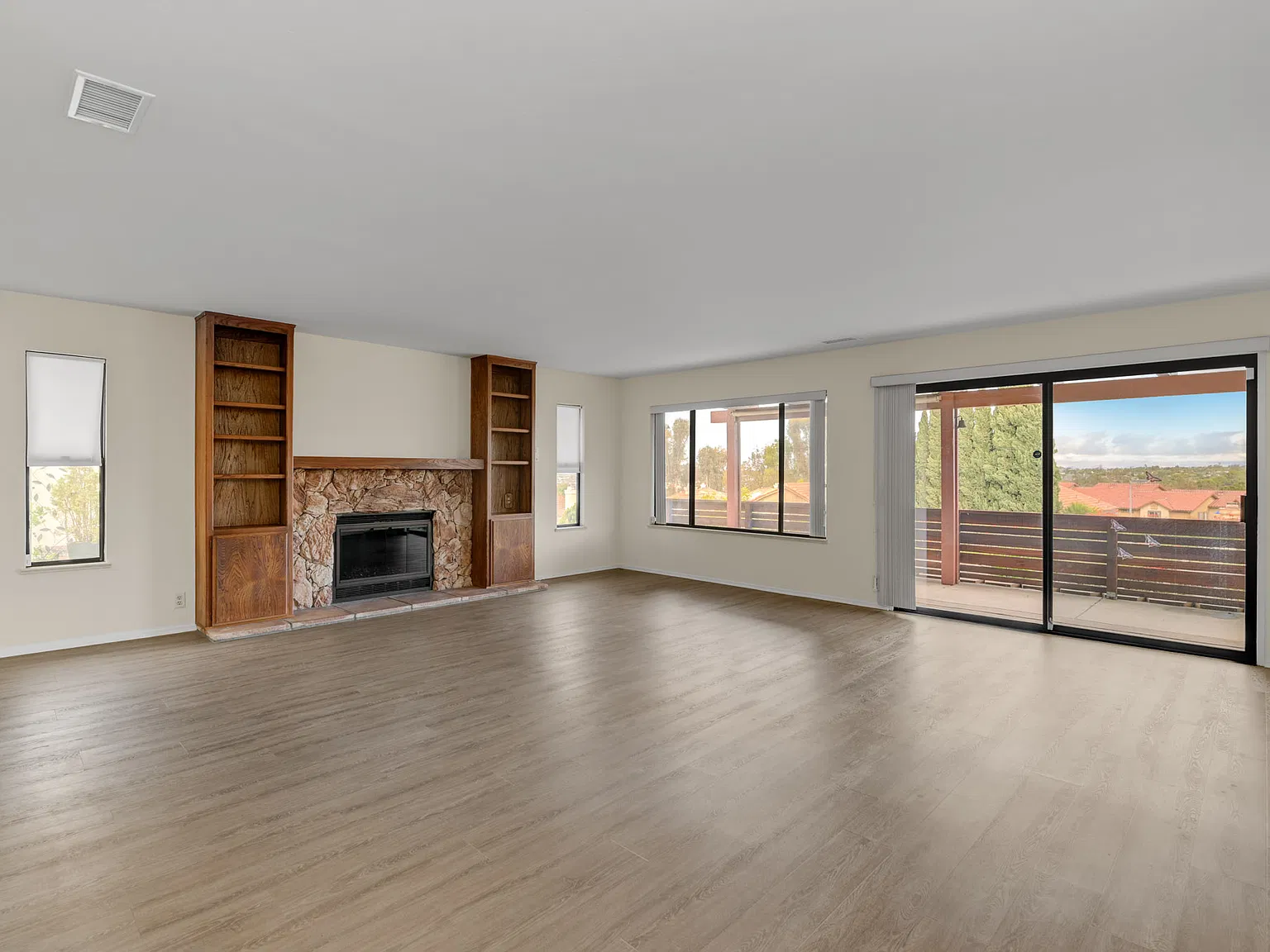 2 bed, 1581 sqft, $2,495 — Photo 3