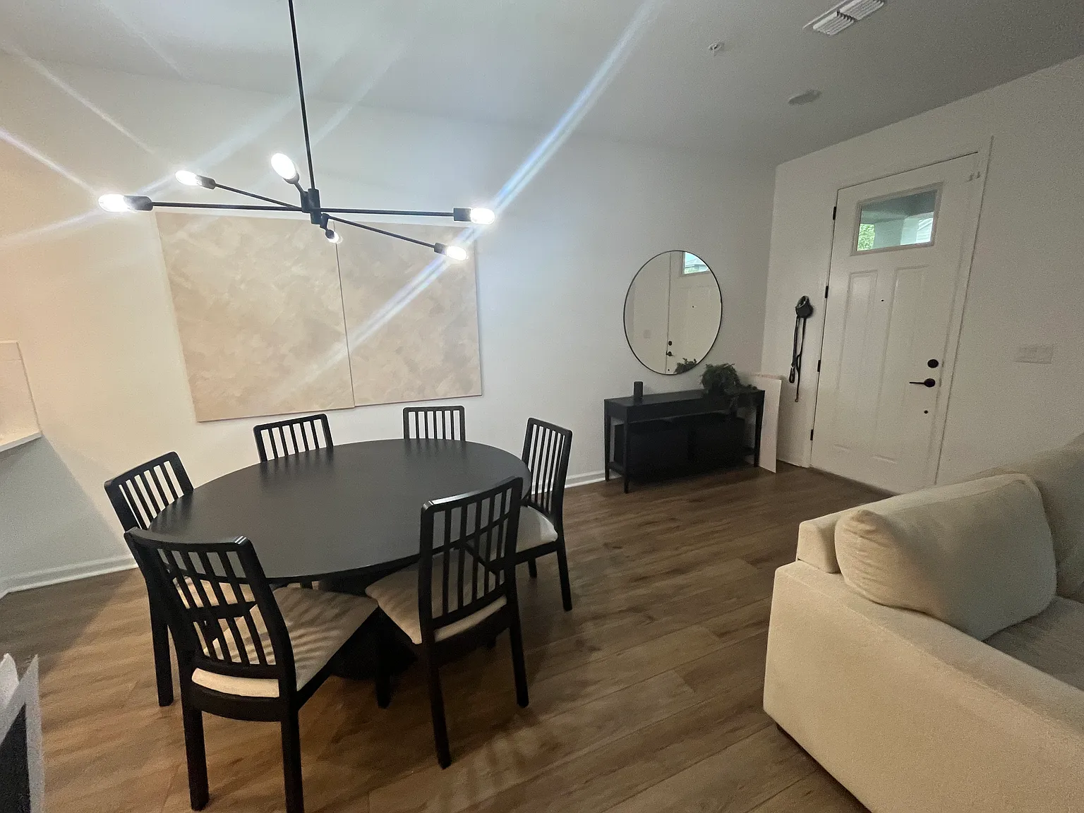 3 bed, 2.5 bath, 1678 sqft, $2,695 — Photo 2