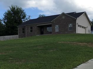 121 Shawnee Dr, Berea, KY 40403