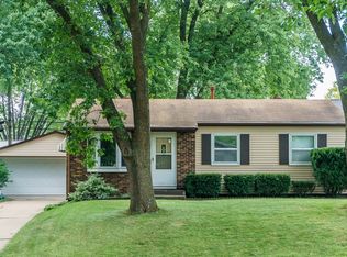 4519 Ozark St NE, Cedar Rapids, IA 52402