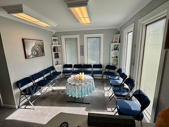 3rd image of 113 Holly Cres Suite 101