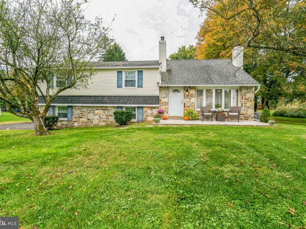 14 Hill Rd, Ivyland, PA 18974