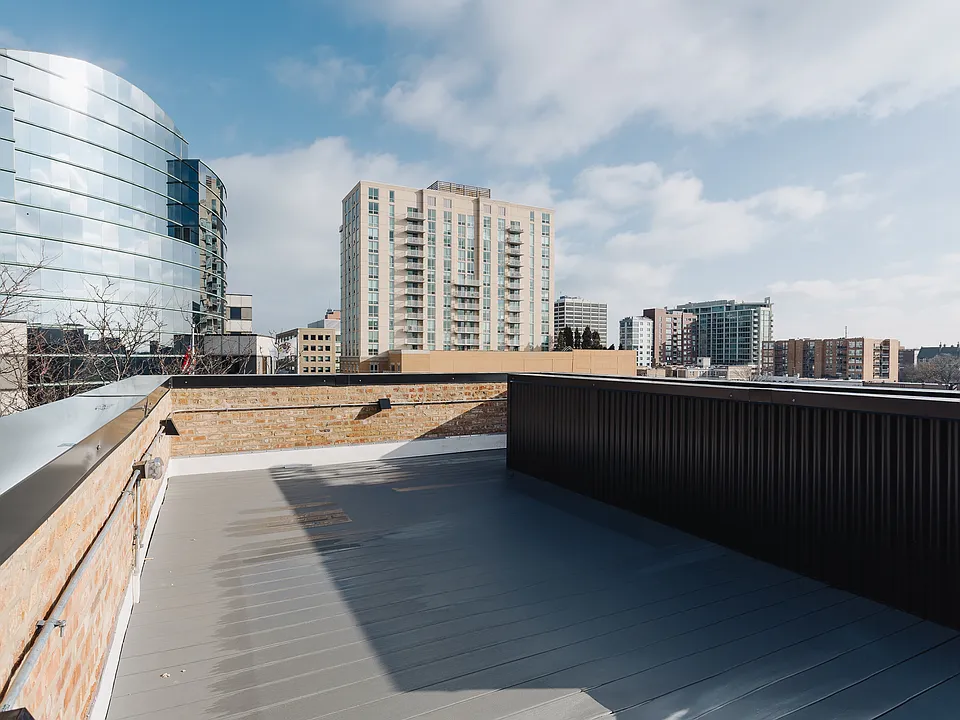1700 Oak #08 (private Roof deck)