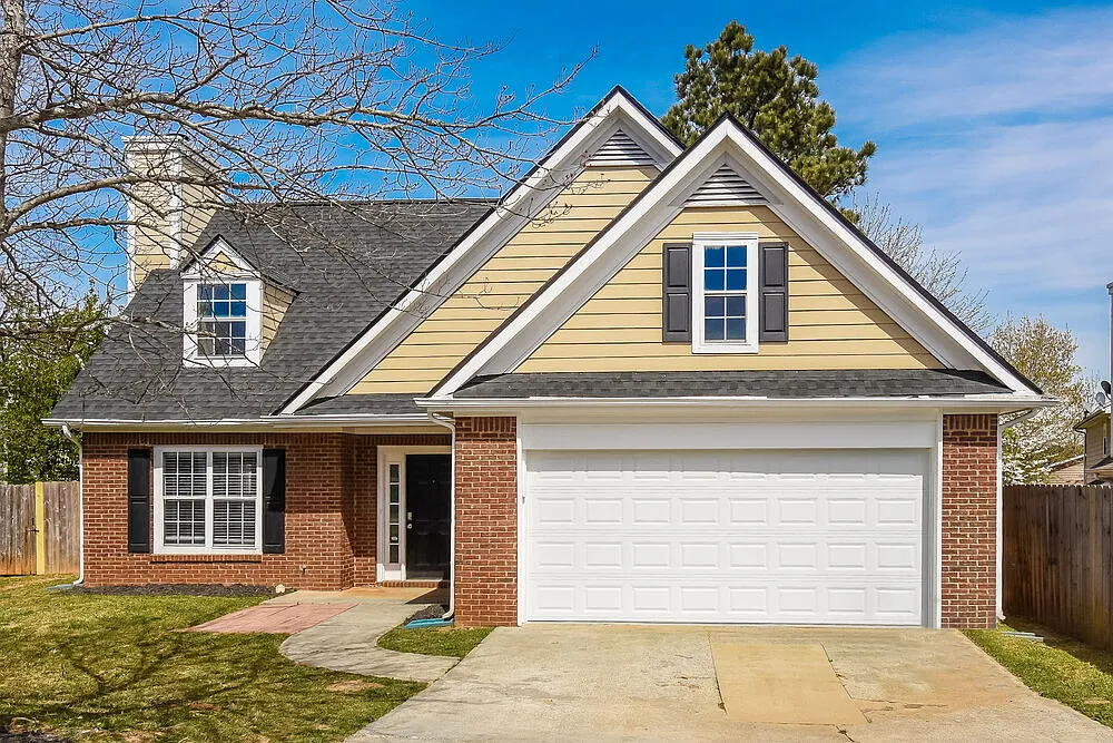 3 bed, 2.5 bath, 1527 sqft, $2,465 — Photo 1
