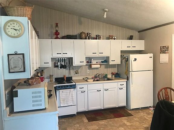 3rd image of 668 W Santee Dr