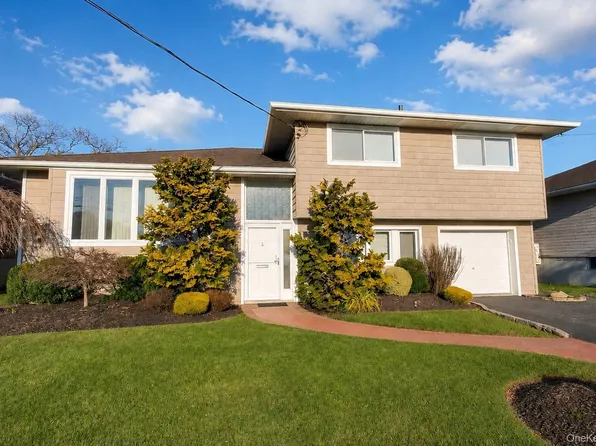 3421 Turf Road, Oceanside, NY 11572