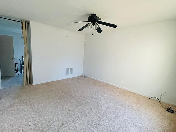 2nd image of 611 Madison Ct
