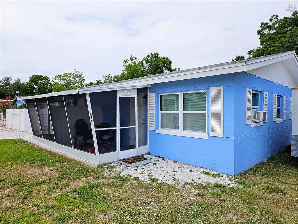 Building Photo - 6801 48th Ave N #B