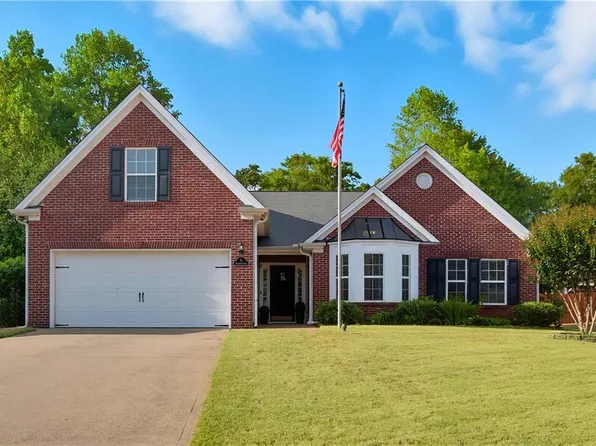 9 Woodmere Ct, Phenix City, AL 36870