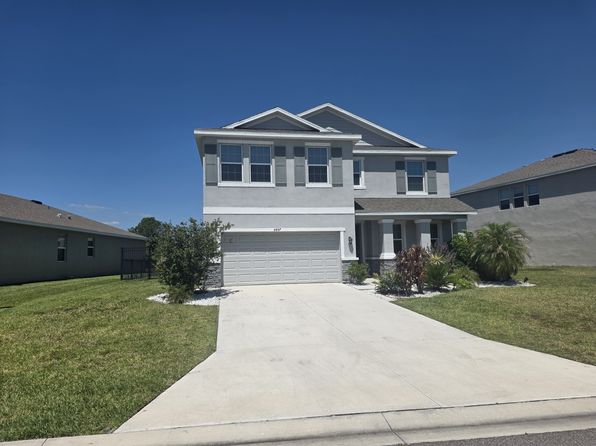 16457 Woodside Gln