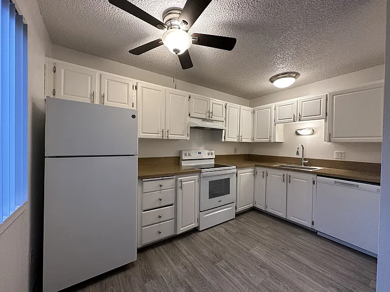 Parkview Apartments — Photo 9