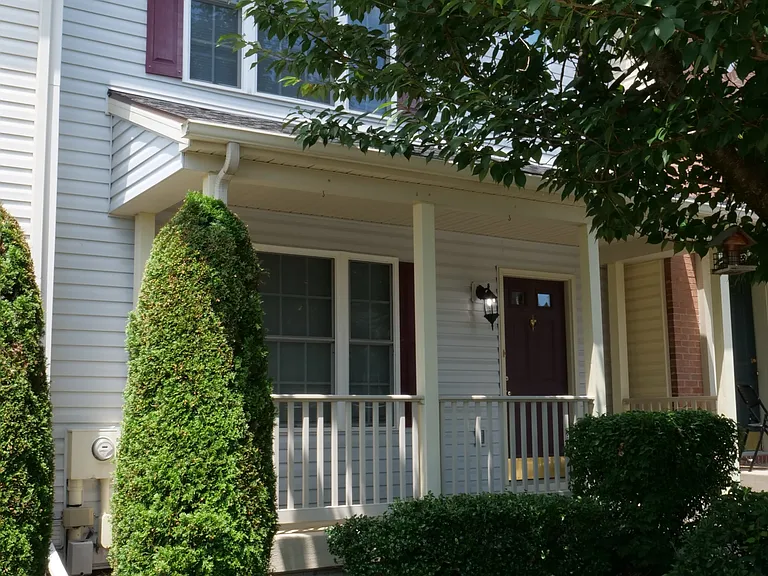 55 Mabel Ln — Photo 2
