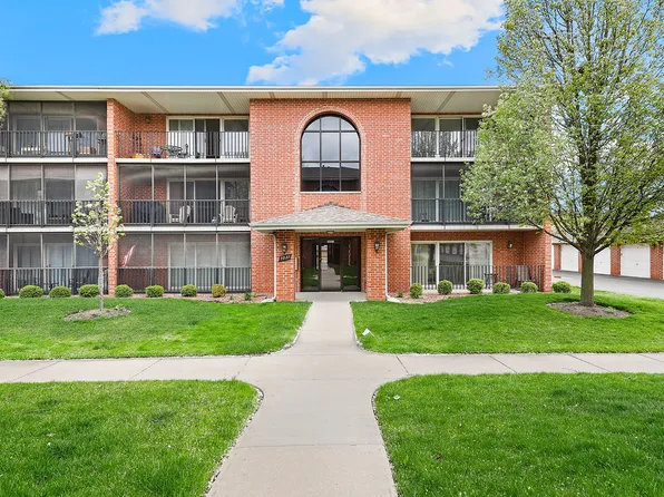 5031 Circle Dr APT 212, Crestwood, IL 60418