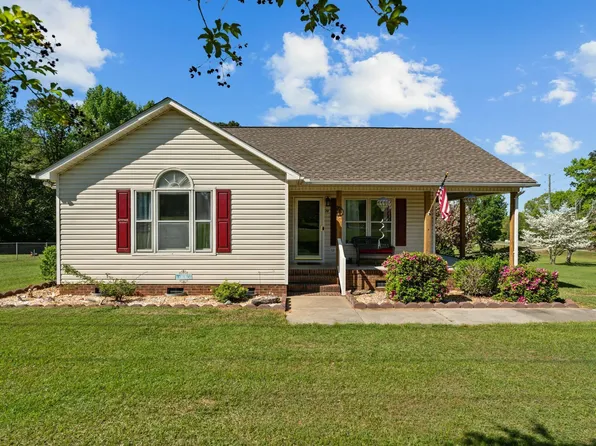 20 Sanders Rd, Benson, NC 27504