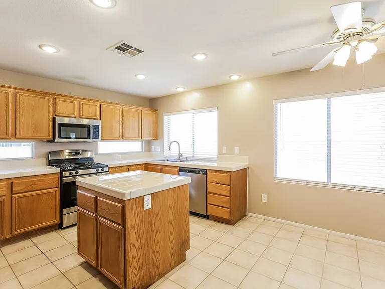 6306 Wild Strawberry Ln — Photo 7