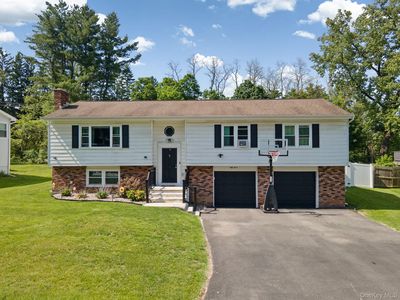 53 Carriage Hill Lane, Poughkeepsie, NY, 12603