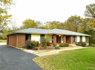 7 Nectar Ln, Villa Ridge, MO 63089