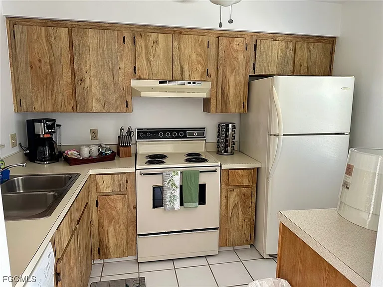 9391 Lennex Ln — Photo 5