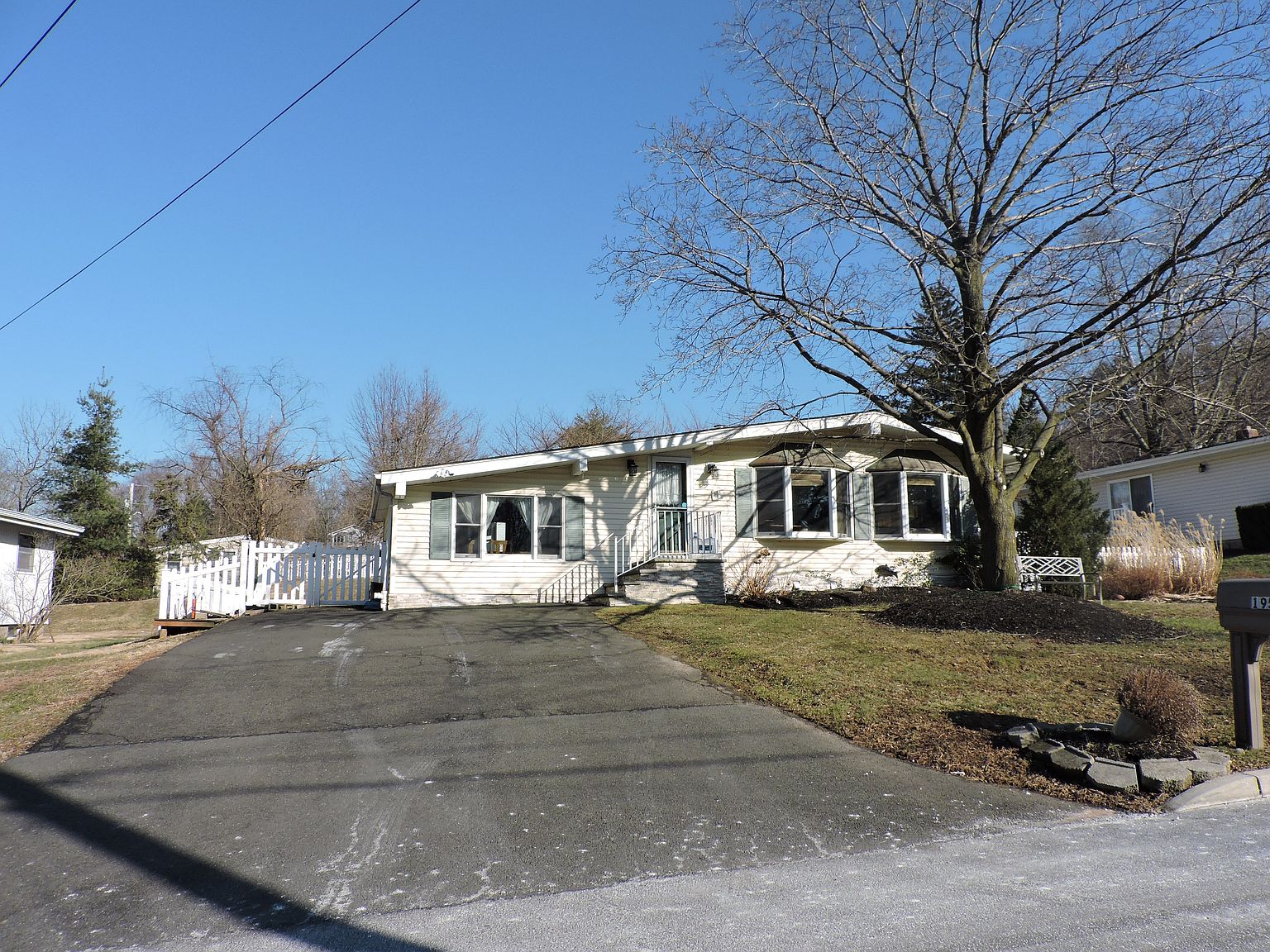 195 Quaspeck Blvd, Valley Cottage, NY 10989 Zillow
