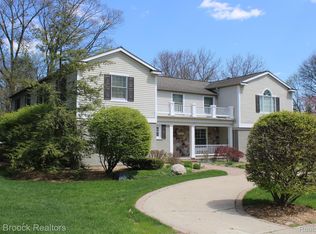 356 N Clifton Rd, Bloomfield Hills, MI 48301