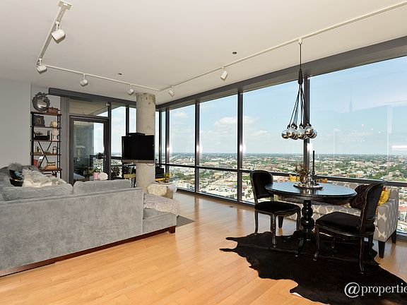 Living Room/Dining Room