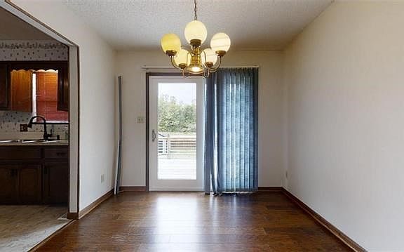 4th image of 912 Fair Oaks Ct