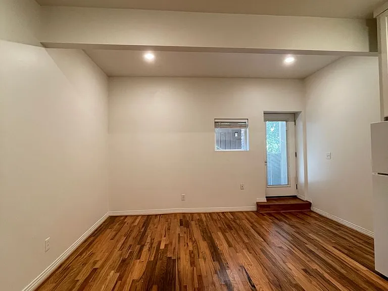 Heart of Bishop Arts - Funky, Boutique Units — Photo 2