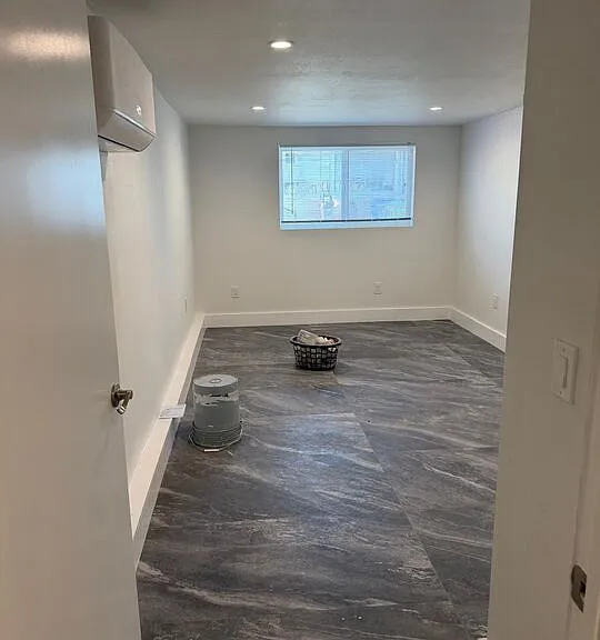 160 W 59th St #1/4 — Photo 9