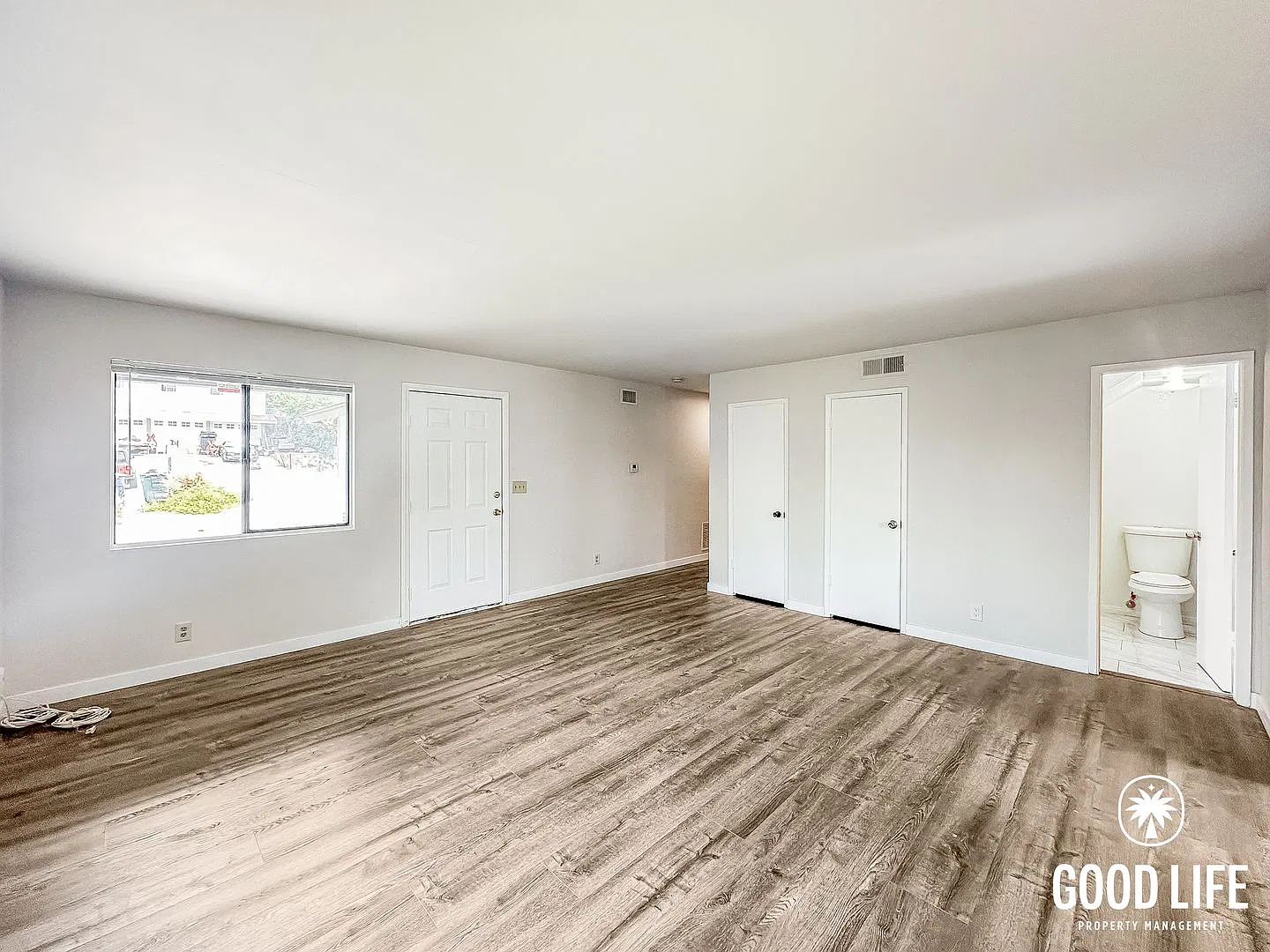 SD: Inviting 3BD/1.5BA Unit in Spring Valley with Large Backyard, Back Deck & Attached Garage — Photo 4