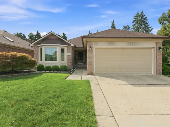 7028 Copper Creek Dr, Washington, MI 48094