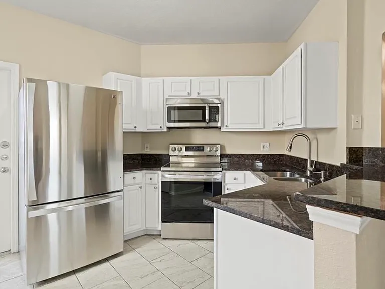 10416 Villa View Cir — Photo 7