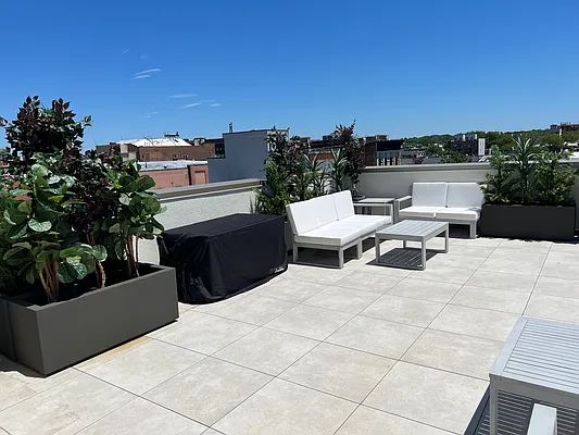 Sold by The InHouse Group | media 19