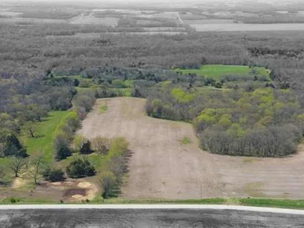 420 County Rd, Breckenridge, MO 64625