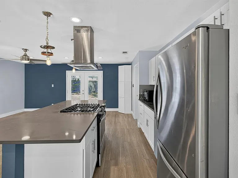 8602 Colonial Dr — Photo 10