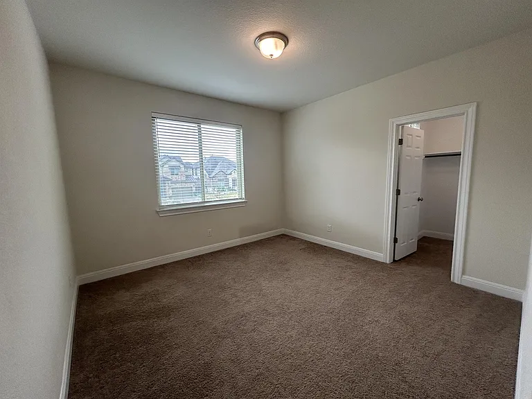 3005 Zelma Dr — Photo 4