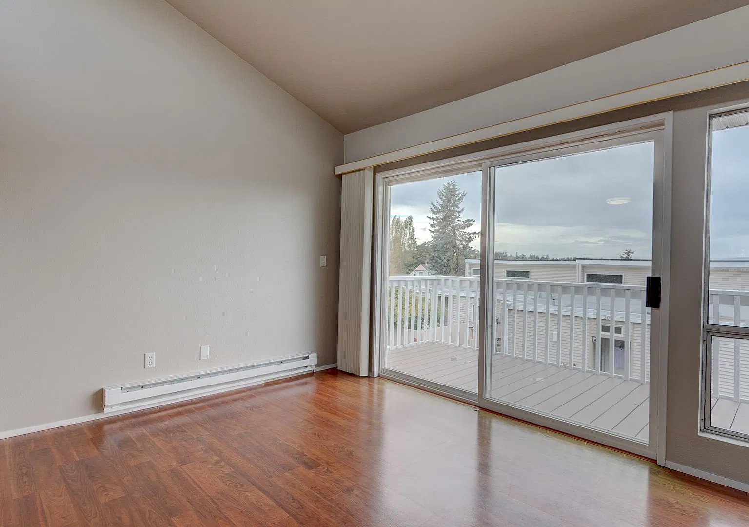 3 Bed 2 Bath Condo (Water/Sewer/Trash Included) — Photo 4