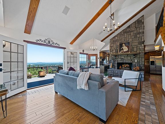 5th image of 1777 Skyland Dr