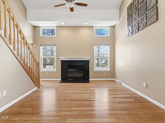 3rd image of 35 Heyden Road