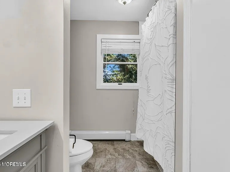 51 Venice Dr — Photo 6