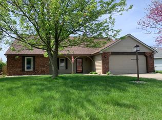 10517 Oak Chapel Dr, Fort Wayne, IN 46845