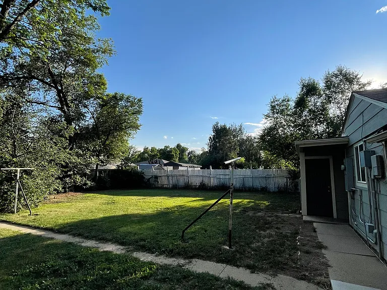1017 W Mulberry St — Photo 9