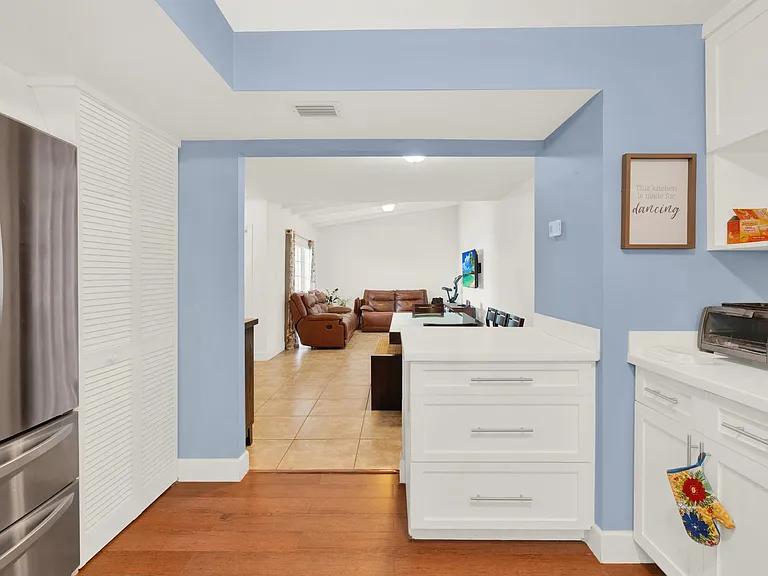 7104 SW 110th Ave — Photo 6
