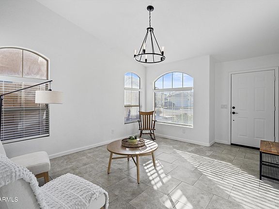 3rd image of 1320 W KINGBIRD Drive