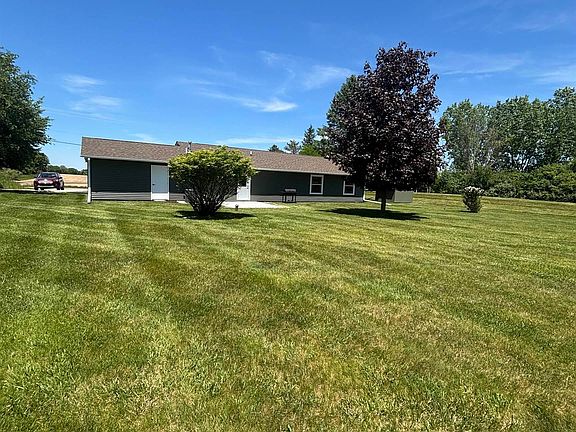 3rd image of 3092 E Deerfield Rd