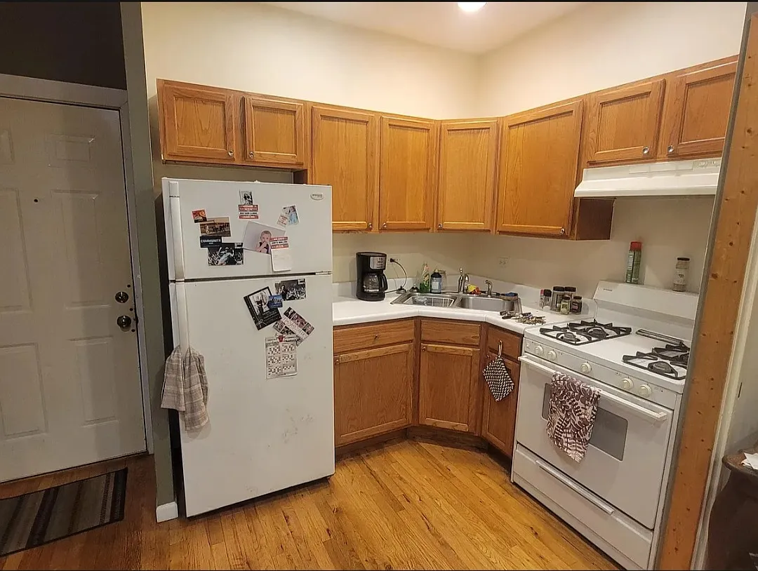 1423 N Bosworth Ave — Photo 2