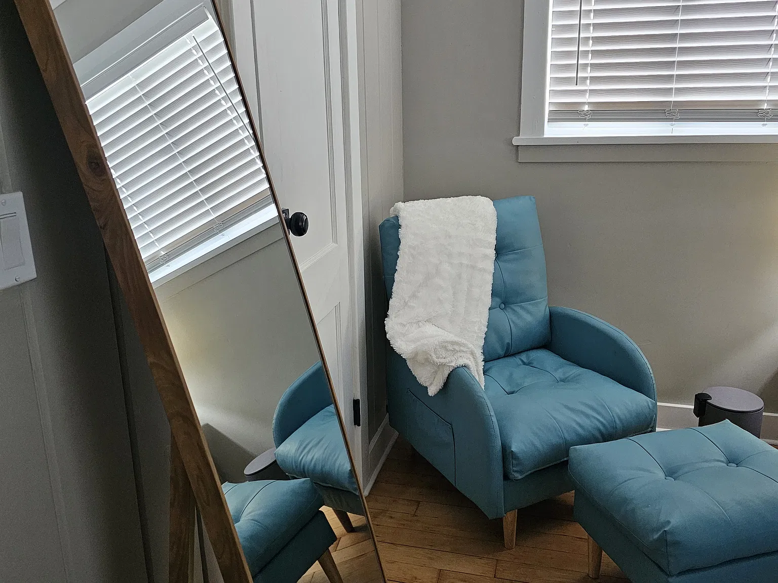 3 bed, 1.5 bath, 1200 sqft, $2,650 — Photo 3