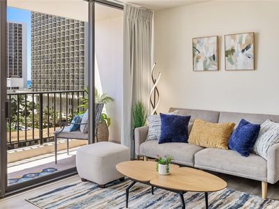 229 Paoakalani Ave #912, Honolulu, HI, 96815