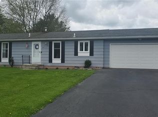17 Sunderland Trl, Rochester, NY 14624