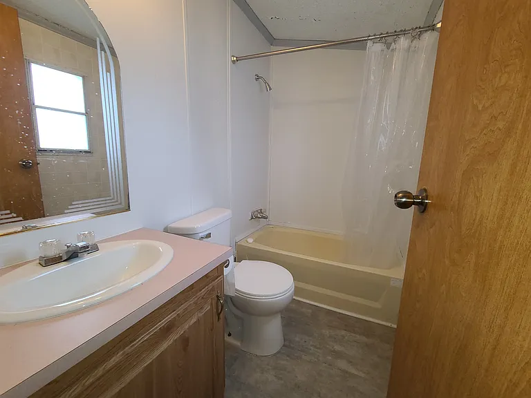700 W Ridgeway Ave #408 — Photo 7
